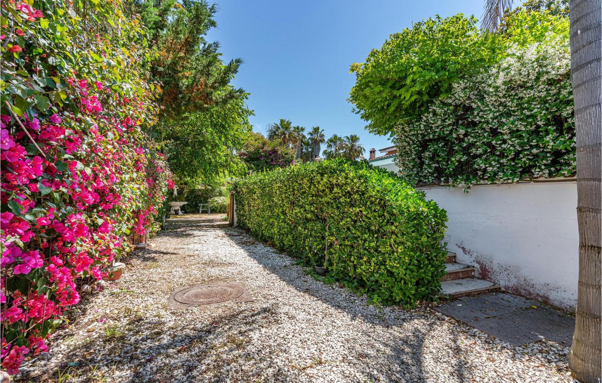 Beautiful Home In Fiumicino With Wifi מראה חיצוני תמונה