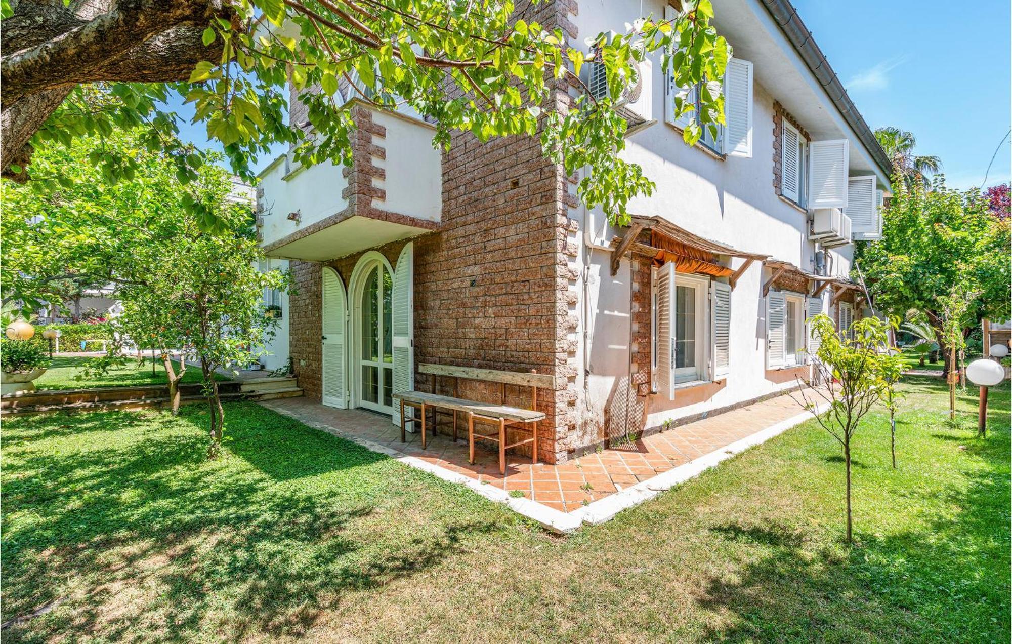 Beautiful Home In Fiumicino With Wifi מראה חיצוני תמונה